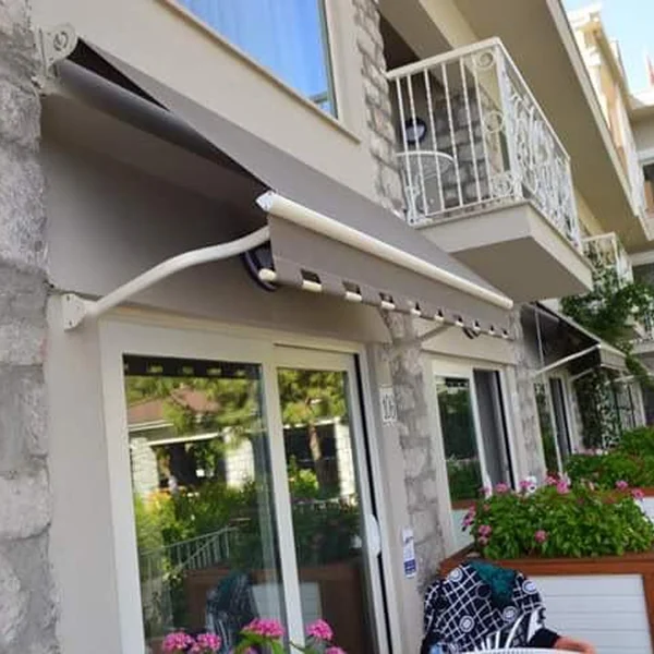 Bağlar Mah. çevresi için Bayraktar Tente'nin İstanbul'da uyguladığı mafsallı tente örneği
