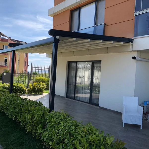 Beyazıt Mah. çevresi için Bayraktar Tente'nin İstanbul'da uyguladığı pergola tente örneği